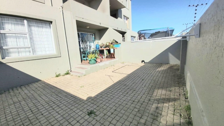 2 Bedroom Property for Sale in Heiderand Western Cape